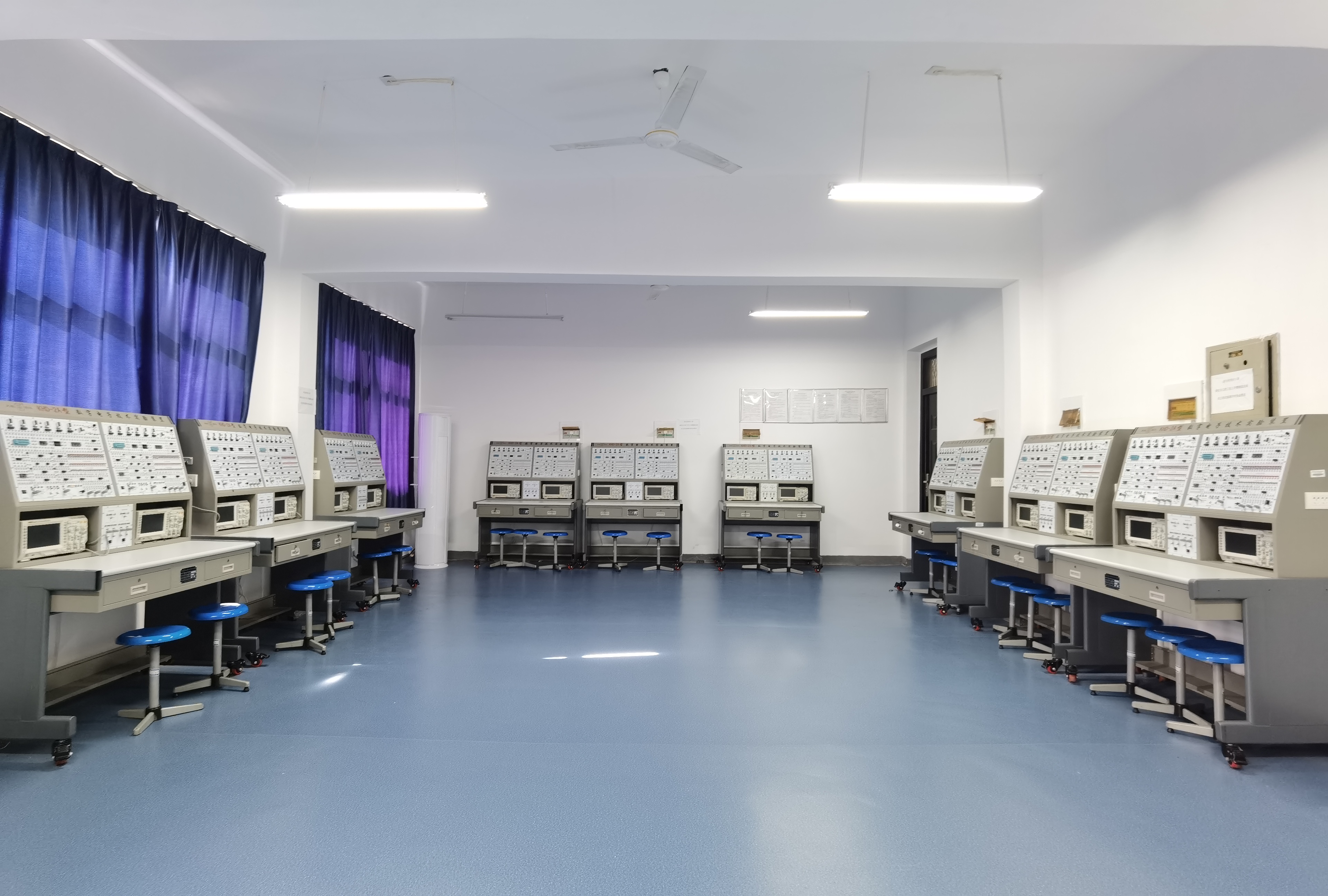 数字电子技术实验室