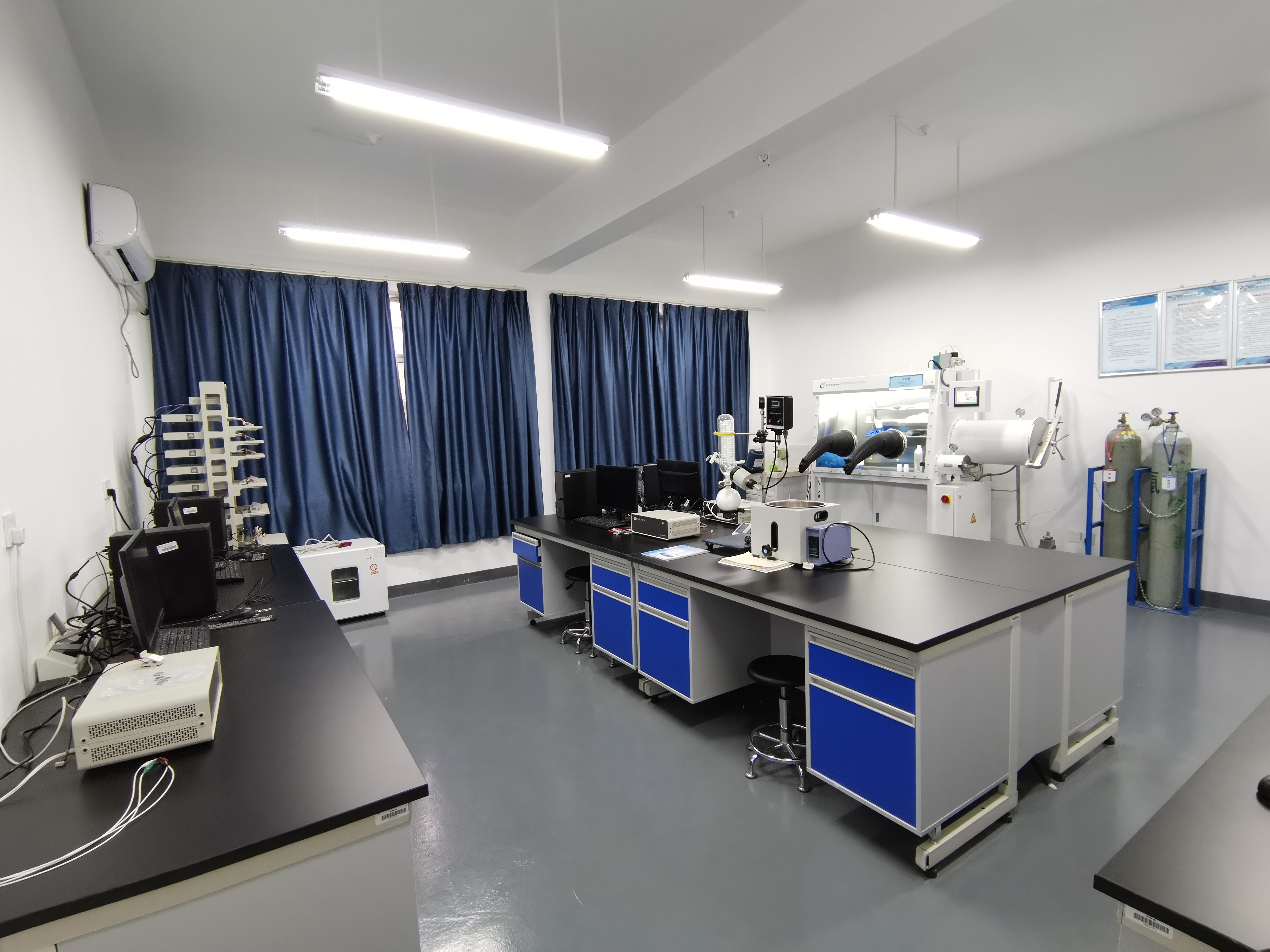 新能源材料与器件实验室